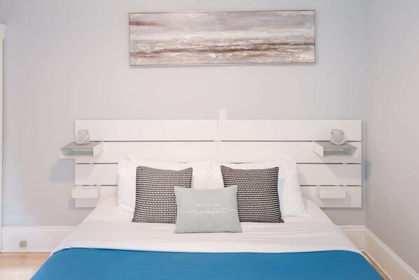 2 bedrooms, desk, iron/ironing board, travel crib