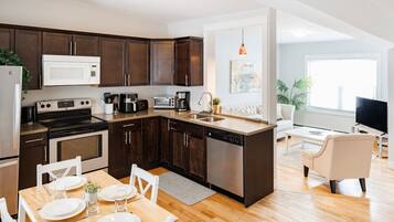 微波炉、烤箱、炉灶、洗碗机