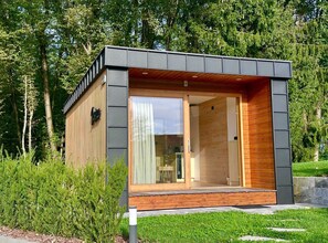 Exterior detail - Elegant Warm Bliss Hideaway Escape Lodge - Glamping (Sencur)