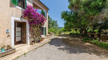 Villa | Exterior