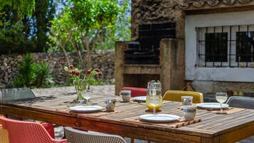 Villa | Outdoor dining