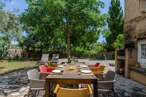 Villa | Outdoor dining
