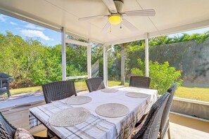 Outdoor dining - Private Yard & Screened Patio: Sunny Sebastian Gem (Sebastian)