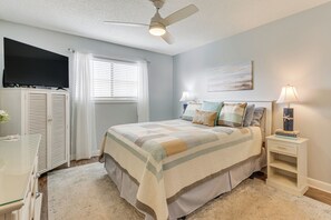 2 bedrooms, desk, iron/ironing board, Internet