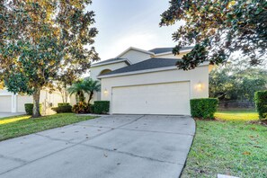 Property grounds - 3 Mi to Disney: Family-Friendly Home! (Kissimmee)