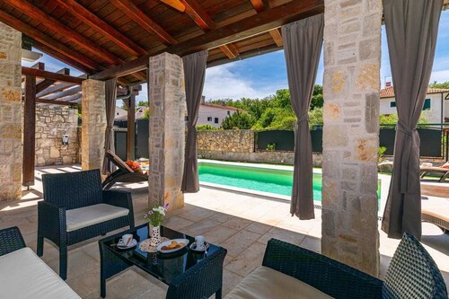 Villa Forte with Heated Private Pool close to the Beach