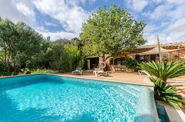 Villa | Pool | Indoor pool, outdoor pool - Villa in Serene Location (Inca)
