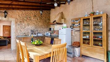 Villa | Restaurantes