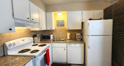 Two Bedroom Condo - Near Integris Hospital - Queen Bed & King Bed