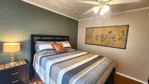 2 bedrooms, iron/ironing board, WiFi, bed sheets