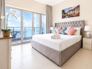 1 habitación, escritorio, tabla de planchar con plancha y wifi 