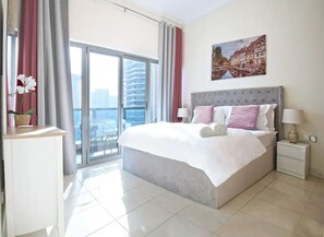 1 bedroom, desk, iron/ironing board, WiFi - 1Br in Dubai Marina near to beach & Metro - Z1006 (Dubai Marina)