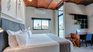 Habitación exclusiva | Artículos del minibar gratis y caja de seguridad en la habitación
