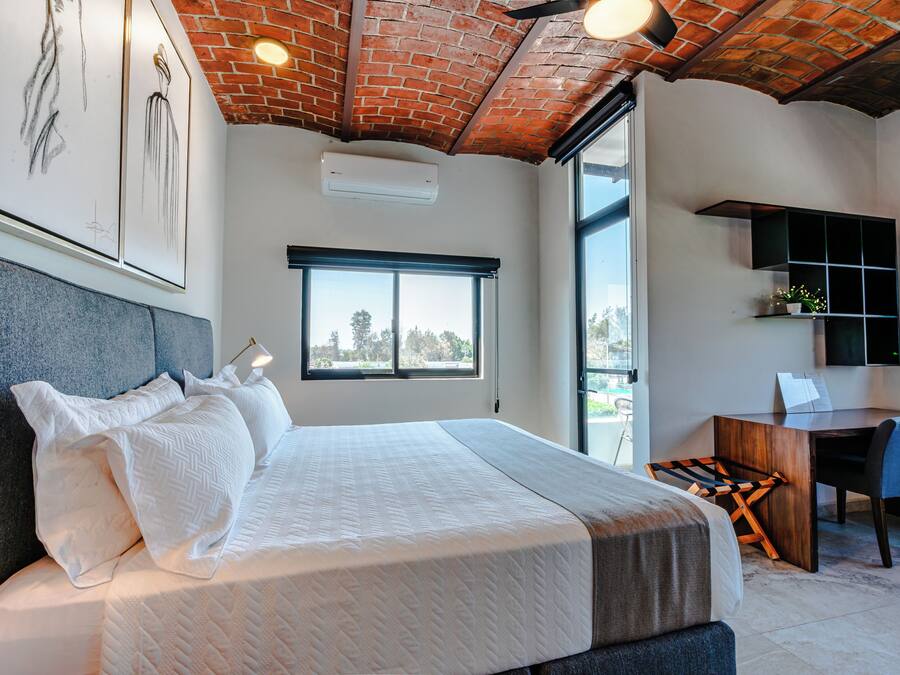 Exclusive Room | Free minibar items, in-room safe, desk, laptop workspace