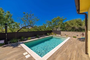 Pool - Holiday house AMARILLA with private pool (Linardići)