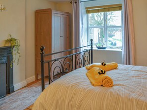 1 quarto, Wi-Fi de cortesia, roupa de cama