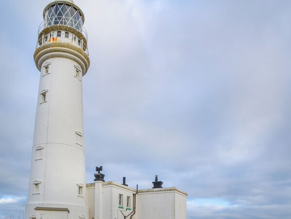 Unclassified image, 1 of 16, button