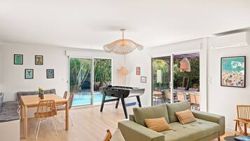 Caminetto, tavolo da calcetto, tavolo da ping pong