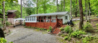 Cozy country cottage just minutes to Lake Chatuge and 15 Miles from Helen