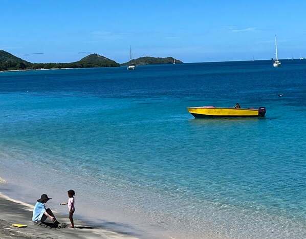 Beach nearby, sun-loungers, beach towels - PalmVille - Charming 2-bedroom house with AC, WiFi (Carriacou)