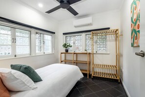 4 bedrooms, desk, iron/ironing board, travel crib