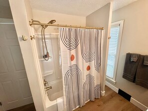 Hårtørrer, håndklæder, Toiletpapir