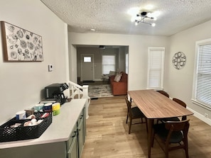 Interior - A great stay, Two, close to Spire, GOTL, & Wineries....King Bed! (Geneva)