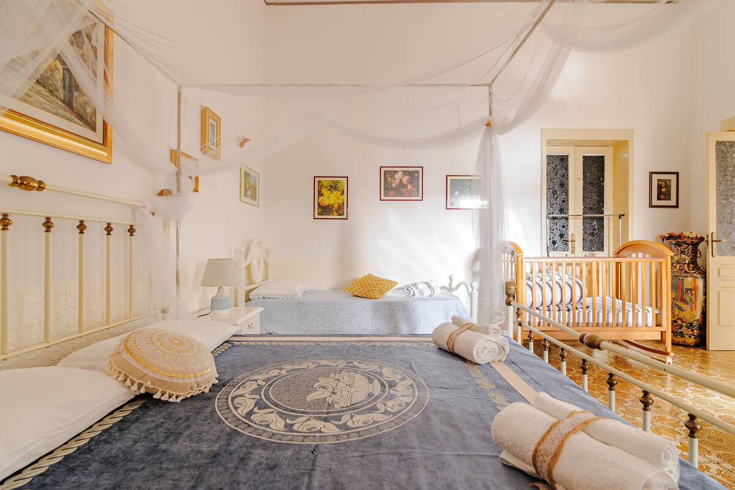 2 chambres, bureau, fer et planche à repasser, Wi-Fi gratuit