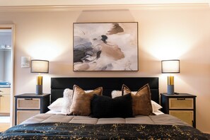 4 quartos, ferros/tábuas de passar roupa, Wi-Fi, roupa de cama