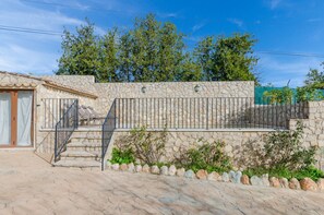 Cottage | Property grounds - Pretty Villa With Balcony (Alaro)