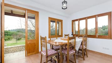 Cottage | Dining