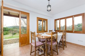 Cottage | Dining - Pretty Villa With Balcony (Alaro)