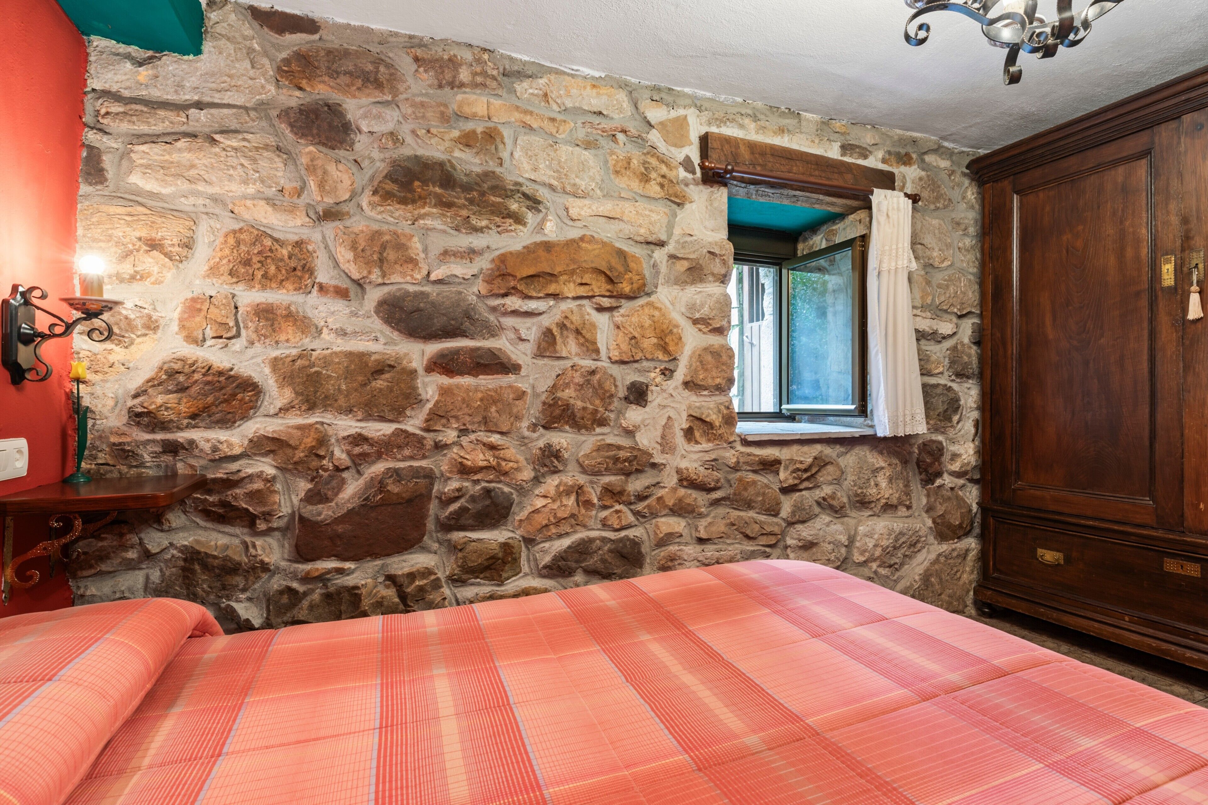 1 chambre, literie fournie