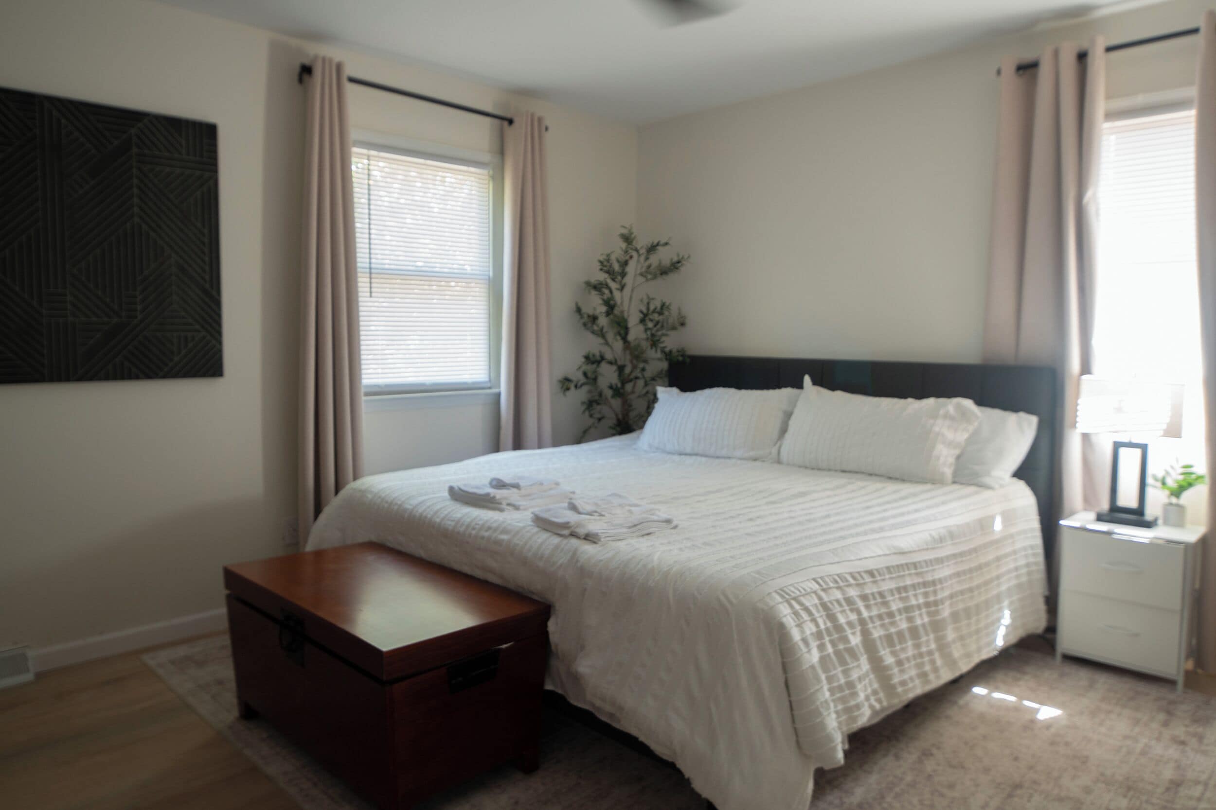 4 bedrooms, desk, free WiFi, bed sheets