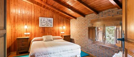 2 bedrooms, bed sheets