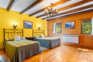 2 bedrooms, bed sheets - Apartment 'Lorences B' with Mountain View (Caunedo)