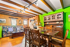 Dining - Apartment 'Lorences B' with Mountain View (Caunedo)