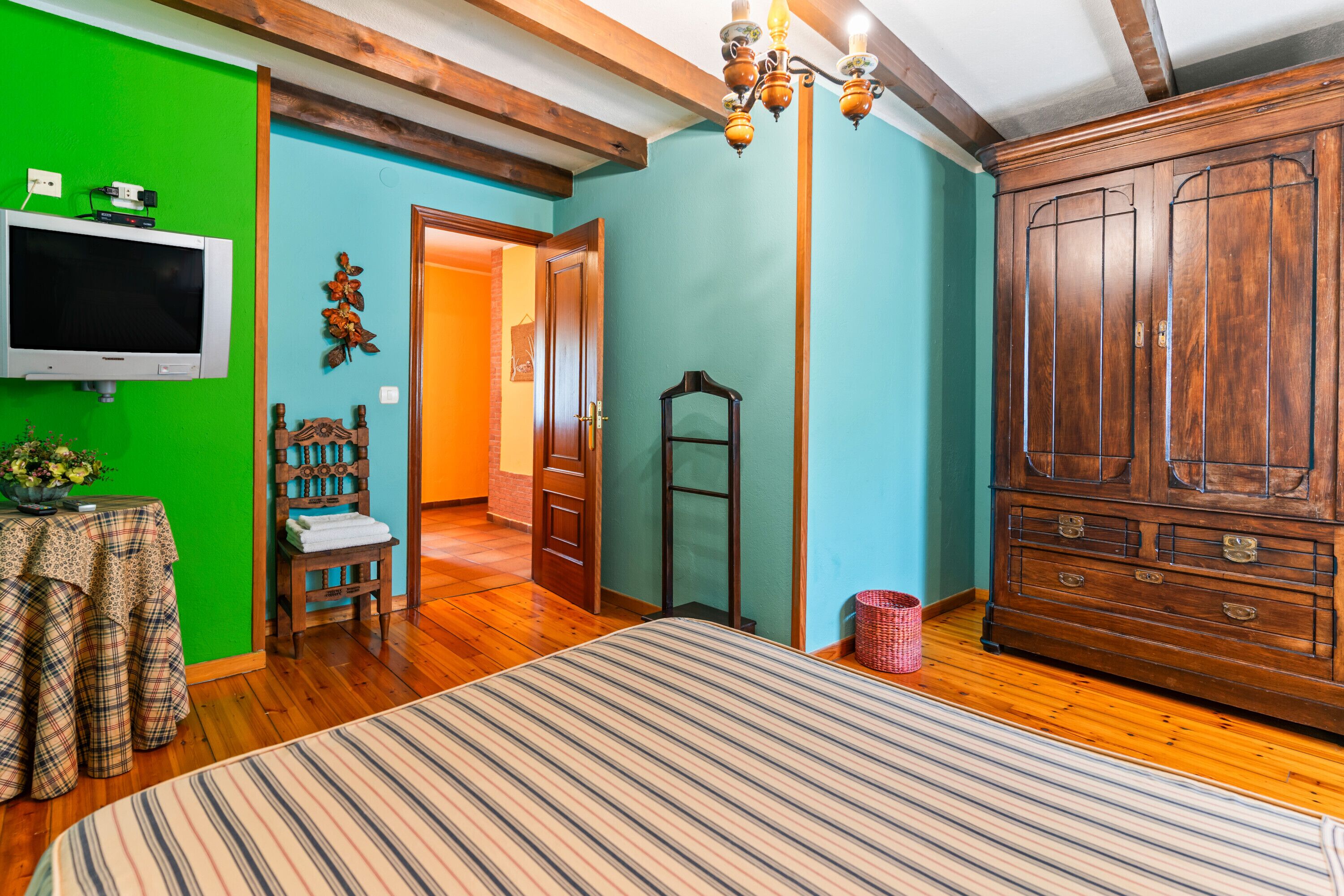 1 dormitorio y ropa de cama