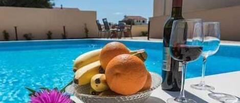 Et oppvarmet basseng