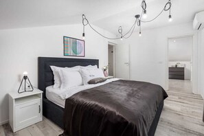 5 Schlafzimmer, Bügeleisen/Bügelbrett, kostenloses WLAN, Bettwäsche