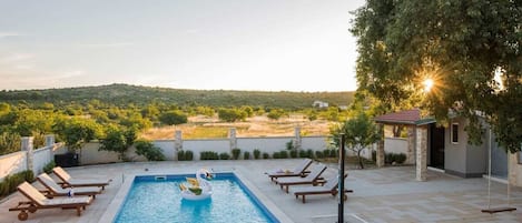Beheizter Pool