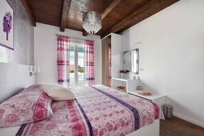 2 chambres, fer et planche à repasser, Wi-Fi gratuit, draps fournis