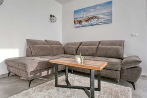 Télévision, table de tennis de table