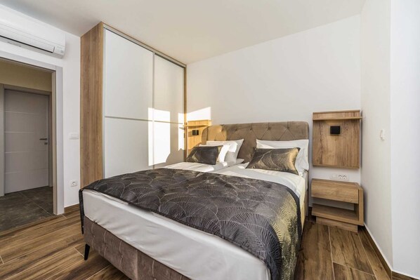 2 habitaciones, tabla de planchar con plancha y wifi gratis 