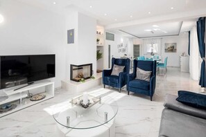 TV connectée, cheminée