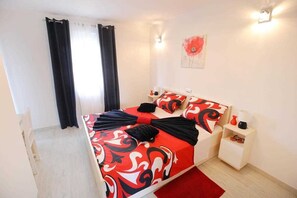 4 habitaciones, tabla de planchar con plancha y wifi gratis 