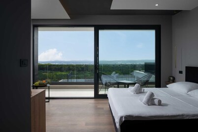 Villa Nino with padel court