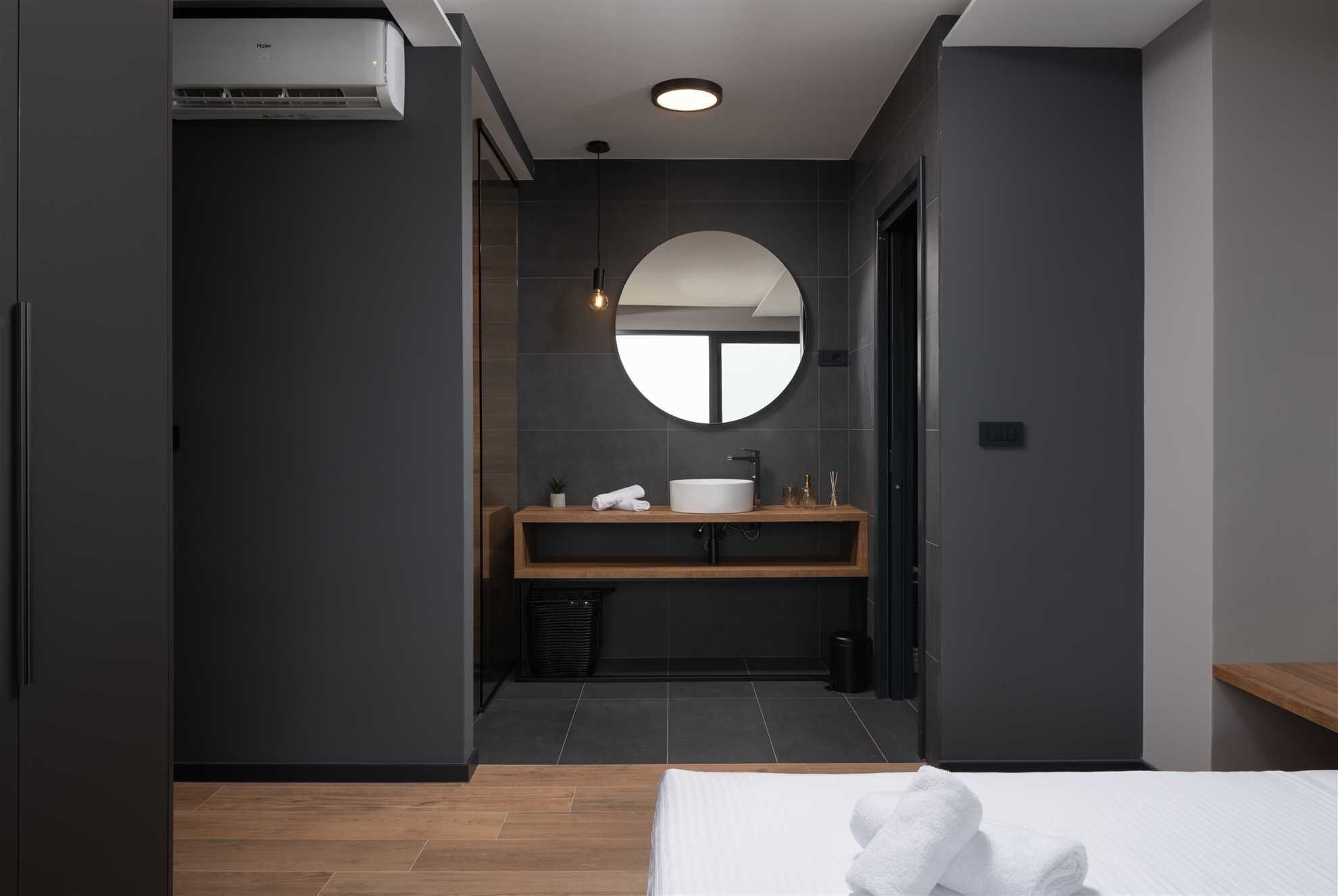 4 chambres, fer et planche à repasser, Wi-Fi gratuit, draps fournis