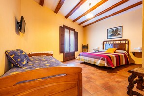 4 quartos, Wi-Fi de cortesia, roupa de cama