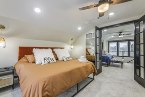 1 bedroom, desk, Internet, bed sheets